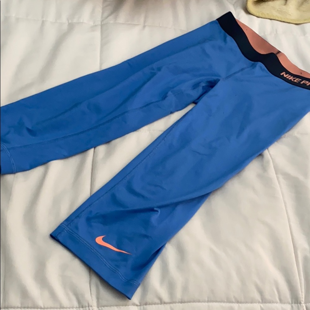 Nike pro leggings 3/4 length size XS
